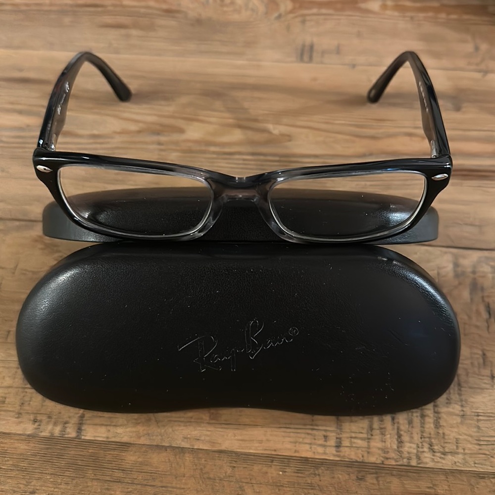 Ray Ban glasses, gray ombré frame